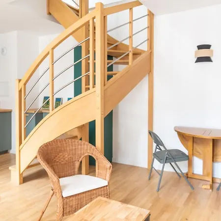 Magnificent And Bright Apartment In Paris *