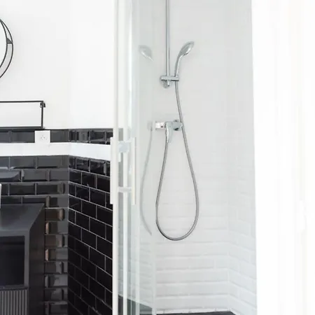Апартаменты Magnificent And Bright Apartment In Paris